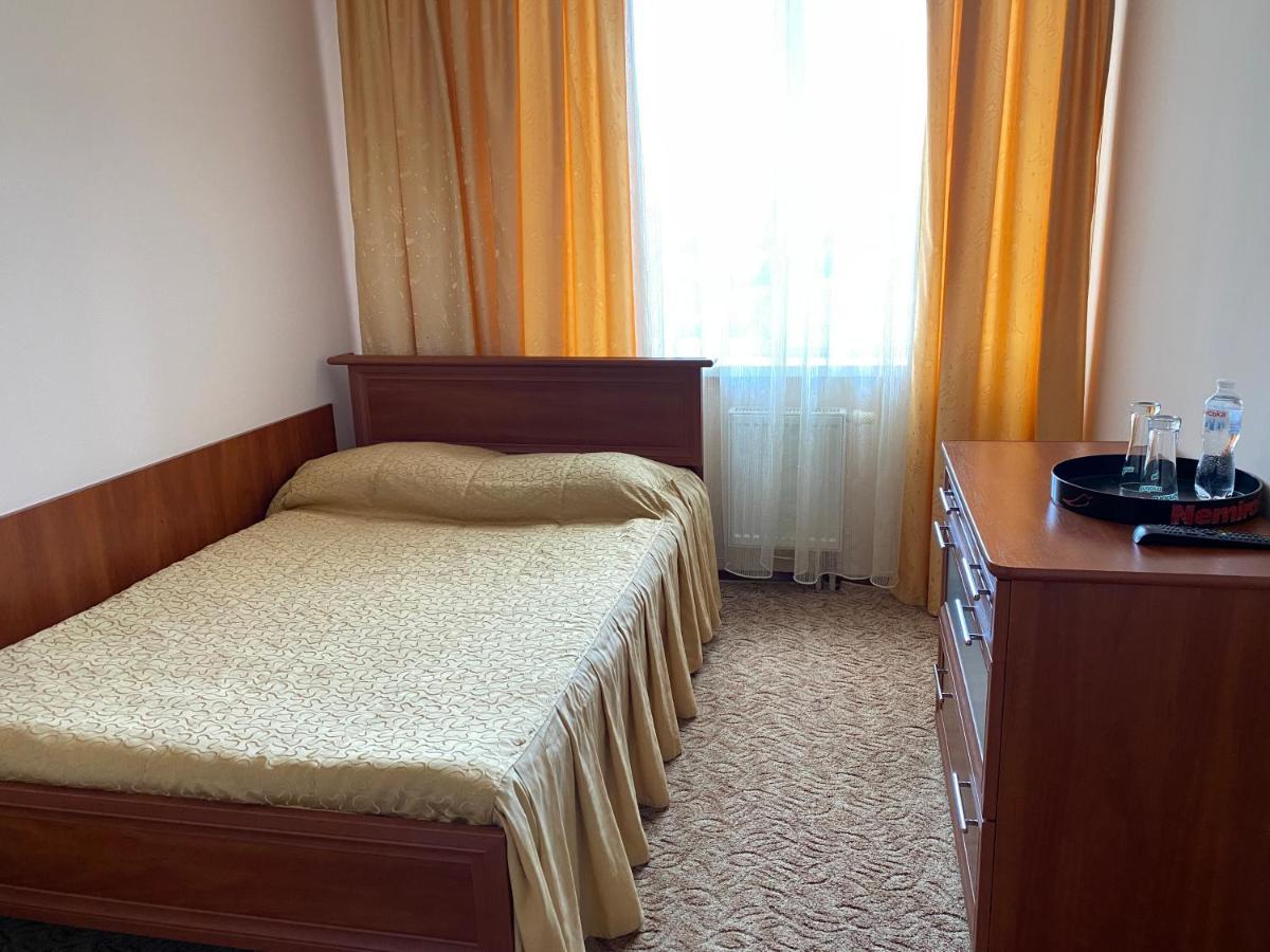 Hotel Sv Lviv Exterior photo